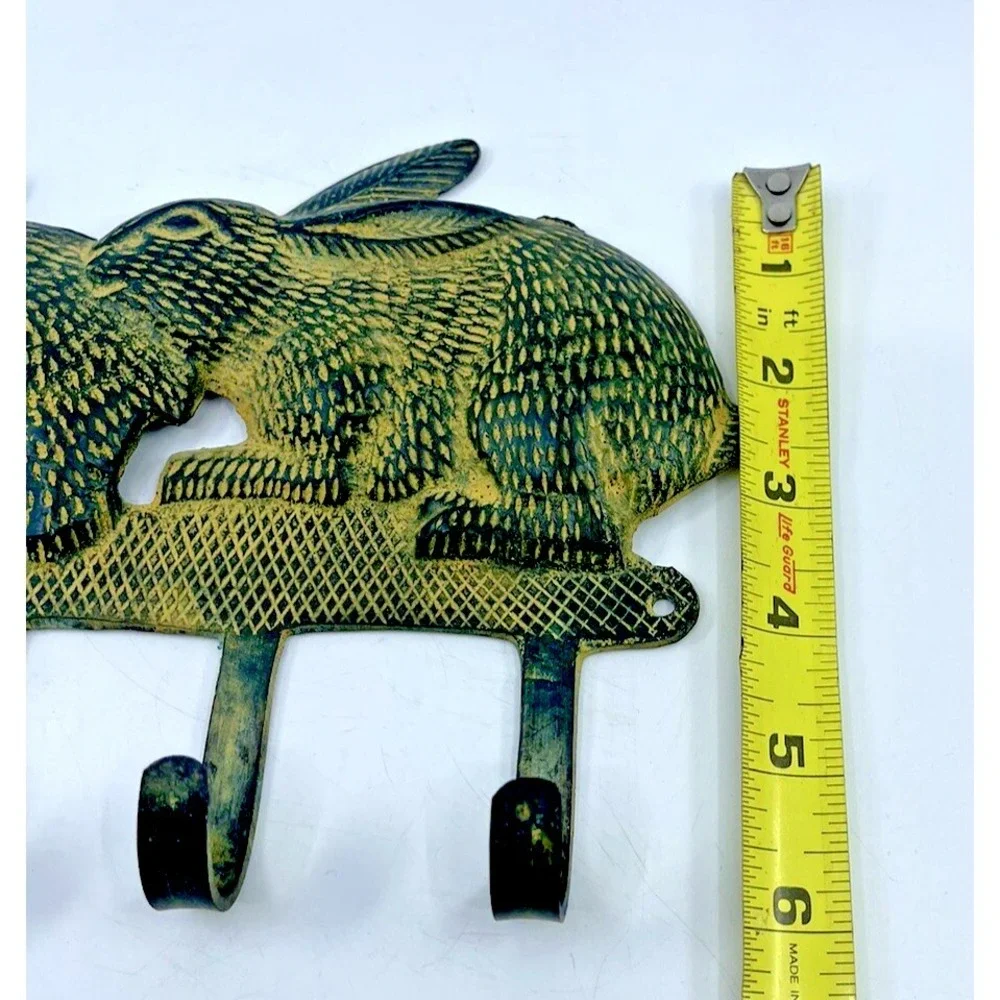 VTG Cast Iron Bunny Rabbit Wall 4 Hook Coat Key Apron Holder Primitive